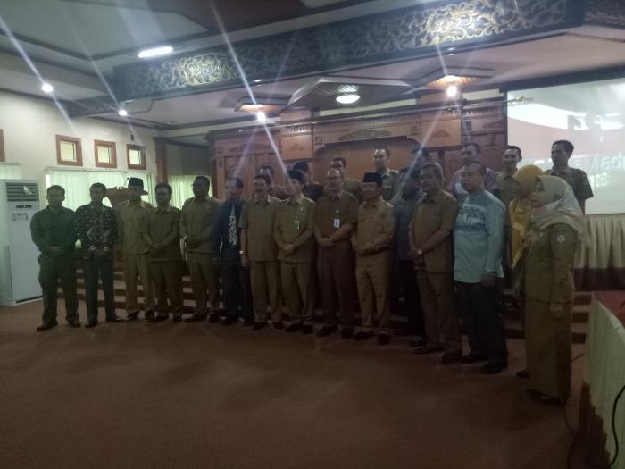 Kepala MAN 1 Merangin Tri Sulistyo, S.Pd. MA dan Izulkarnaen, S.Pd selaku Admin Website MAN 1 Merangin sedang mengikuti Bimbingan Teknis Website Pendis Angkatan 1 di lingkungan Kanwil Kemenag Provinsi Jambi Tahun 2018