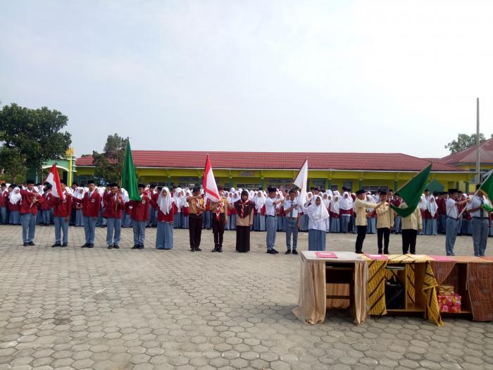 TRI SULISTIYO, S. Pd, MA RESMI MELANTIK PENGURUS OSIM MAN 1 MERANGIN PERIODE 2019/2020