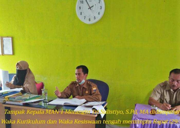 KEPALA MAN 1  MERANGIN PIMPIN RAPAT EVALUASI KBM