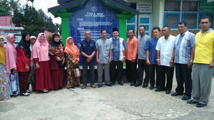 TEAM AKREDITADI ADAKAN VISITASI DI MAN 1 MERANGIN