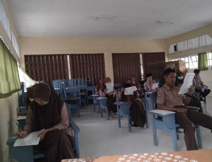 HARI KETIGA UJIAN SEMESTER GENAP KELAS XII MAN 1 MERANGIN TAHUN PELAJARAN 2021  BERLASUNG LANCAR