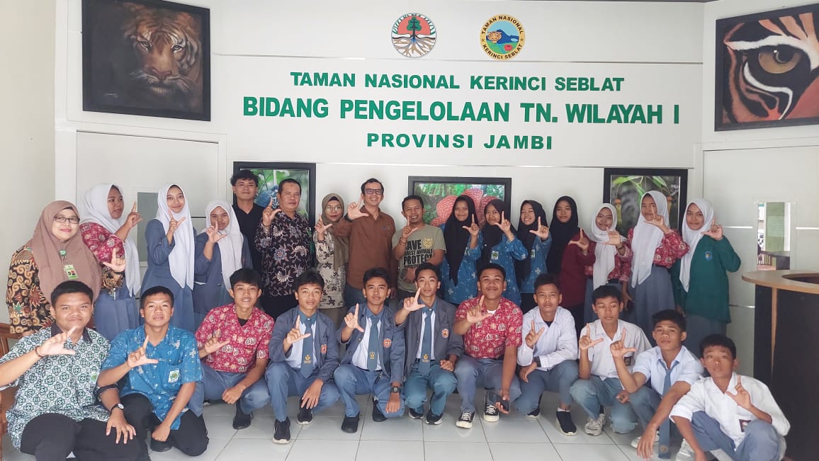 Siswa MAN 1 Merangin Ikut Serta Dalam Pembinaan Kader Konservasi Bidang Pengelolaan Taman Nasional Wilayah I Balai Besar Taman Nasional Kerinci Seblat